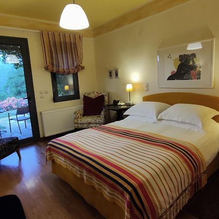 Astra Hotel Kastanéa Chambre photo