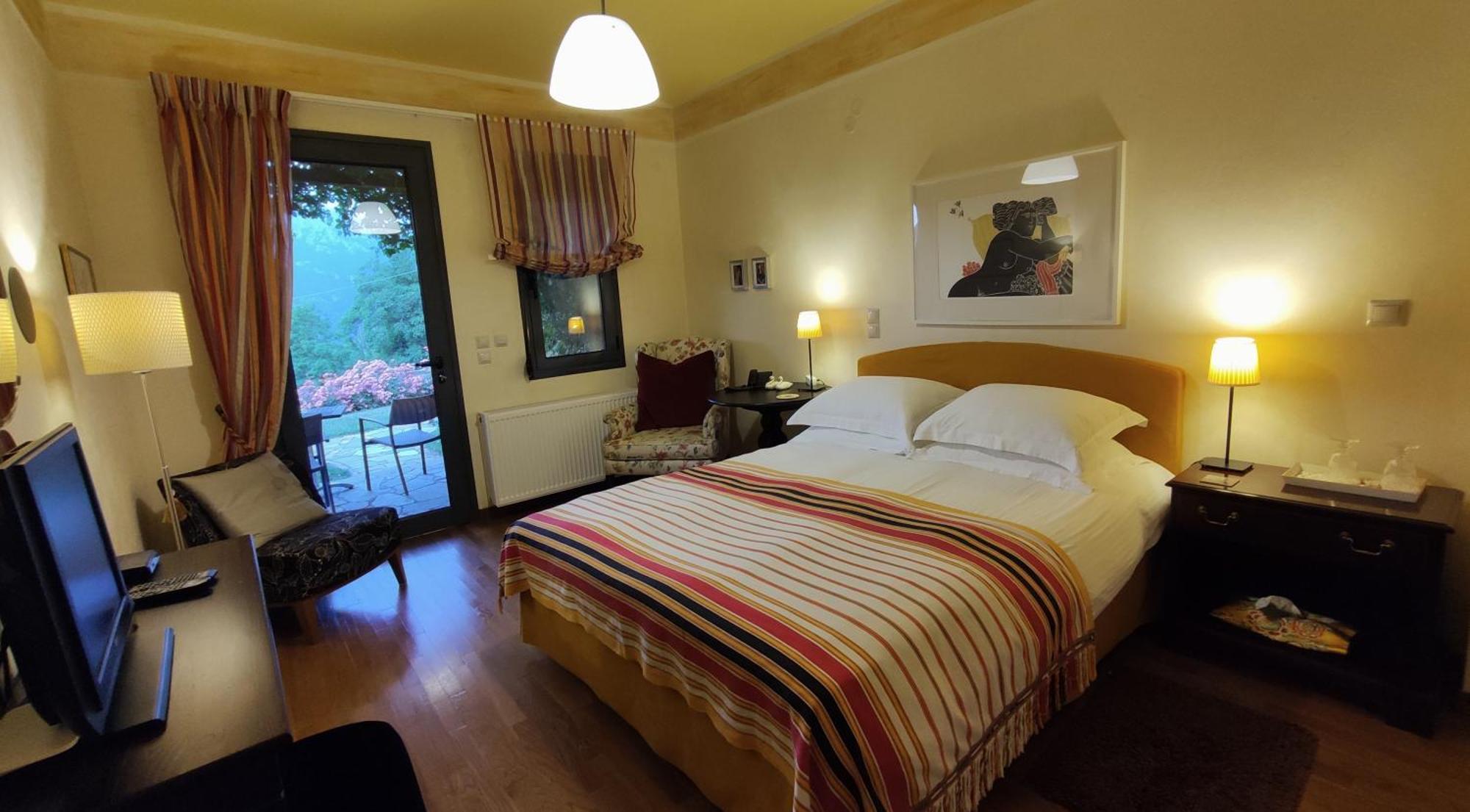 Astra Hotel Kastanéa Chambre photo
